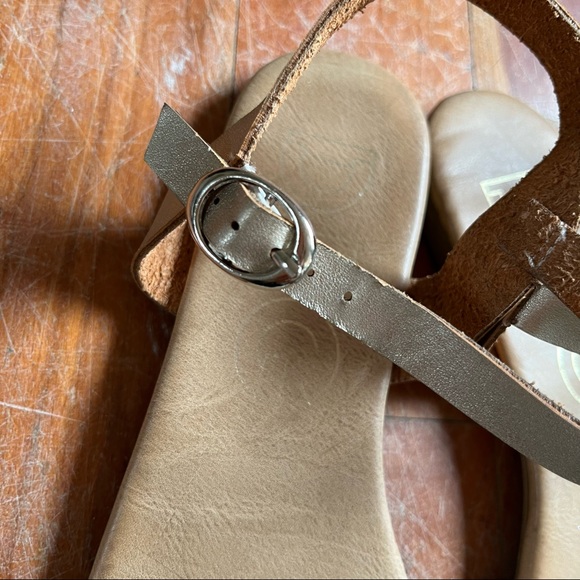 DLG White Silver Brown Braided Strap Sandals Size 8 - Picture 4 of 8